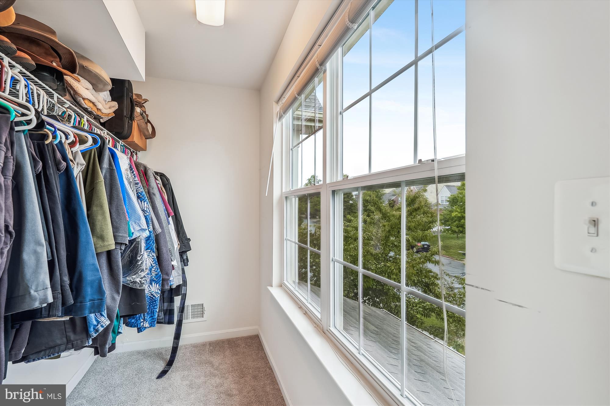 MOUNTAIN VALLEY - Residential