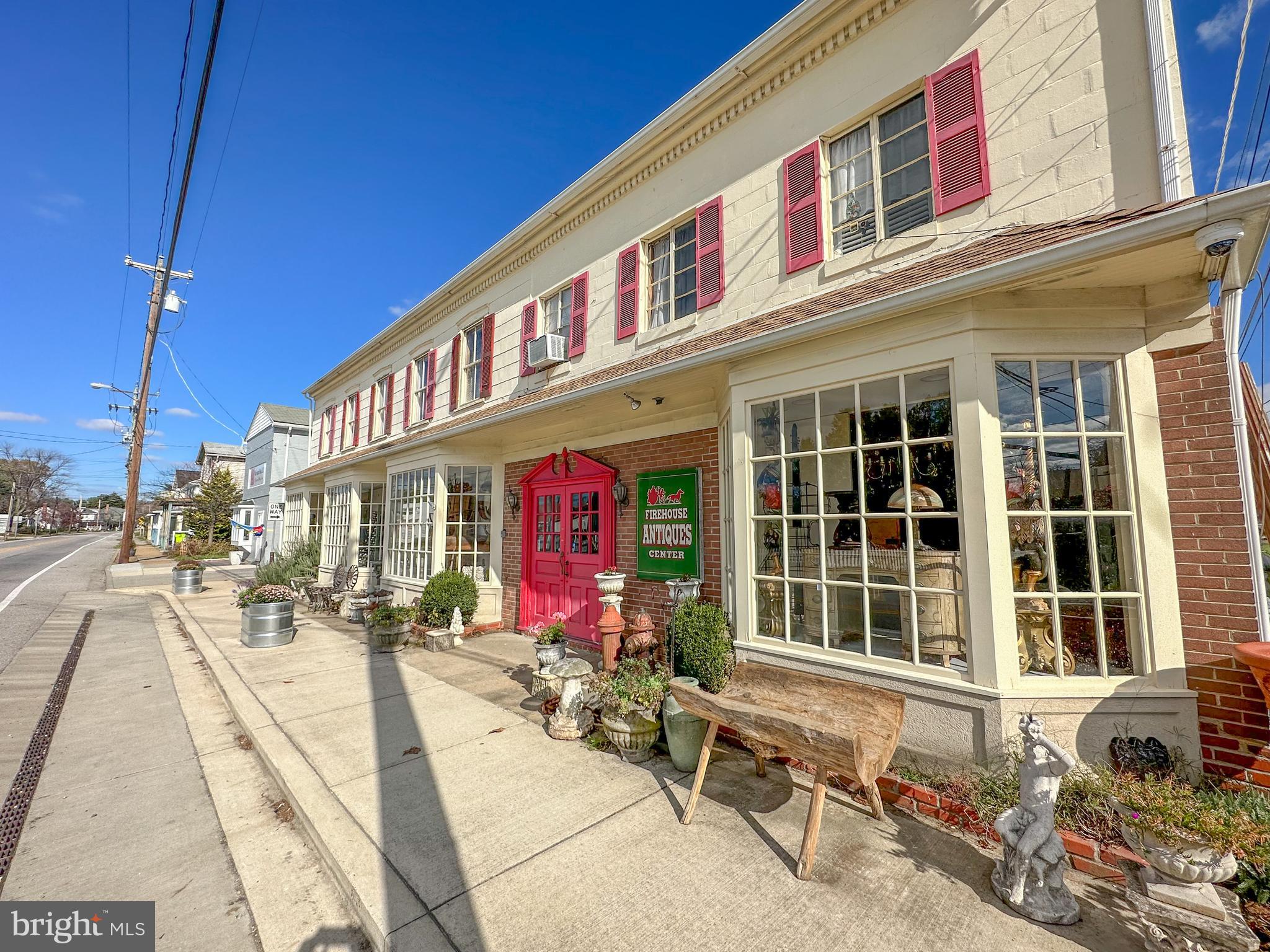 GALENA - Commercial Sale