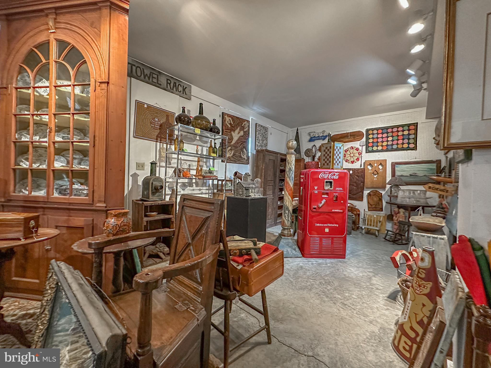 GALENA - Commercial Sale