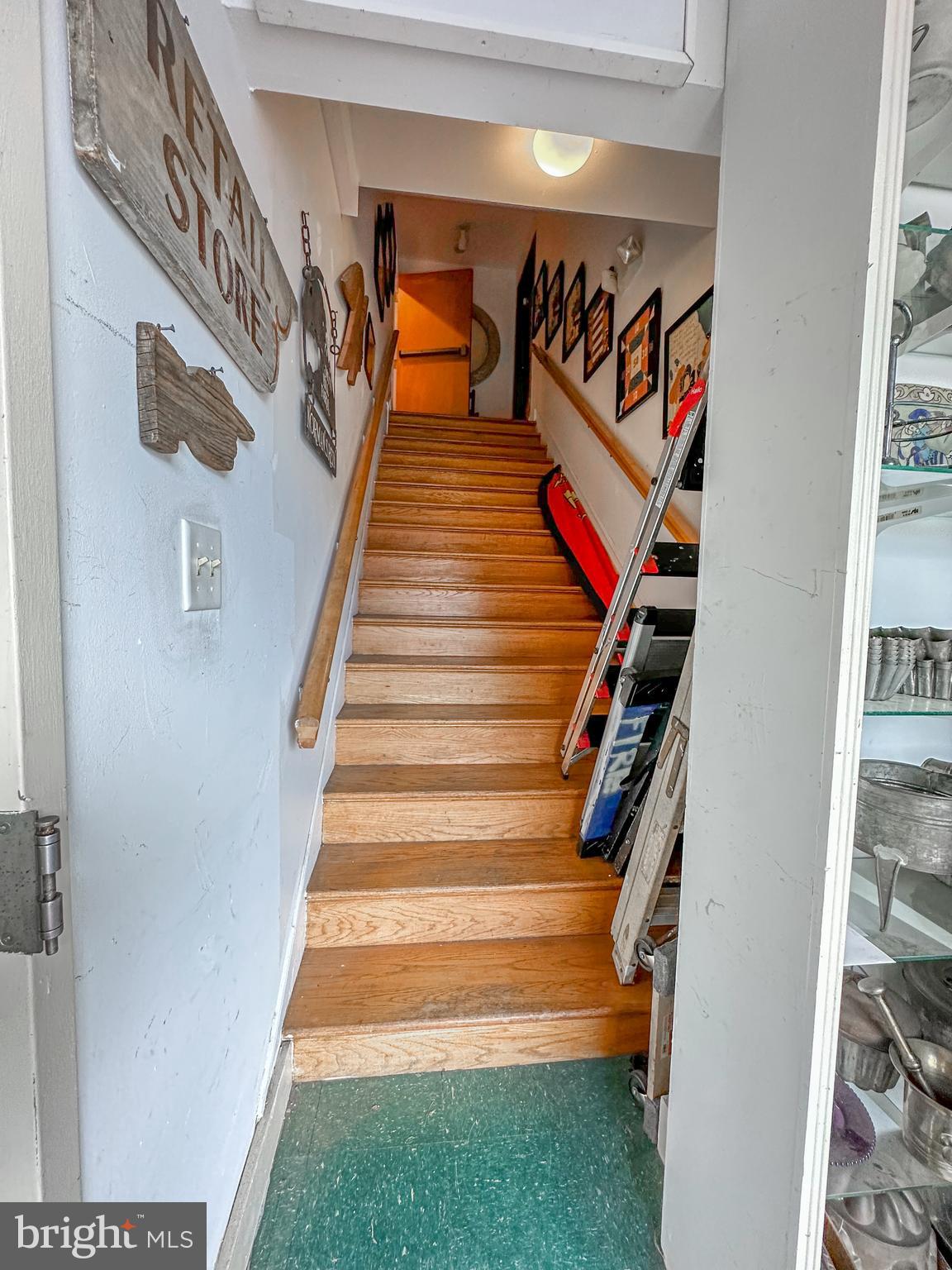 GALENA - Commercial Sale