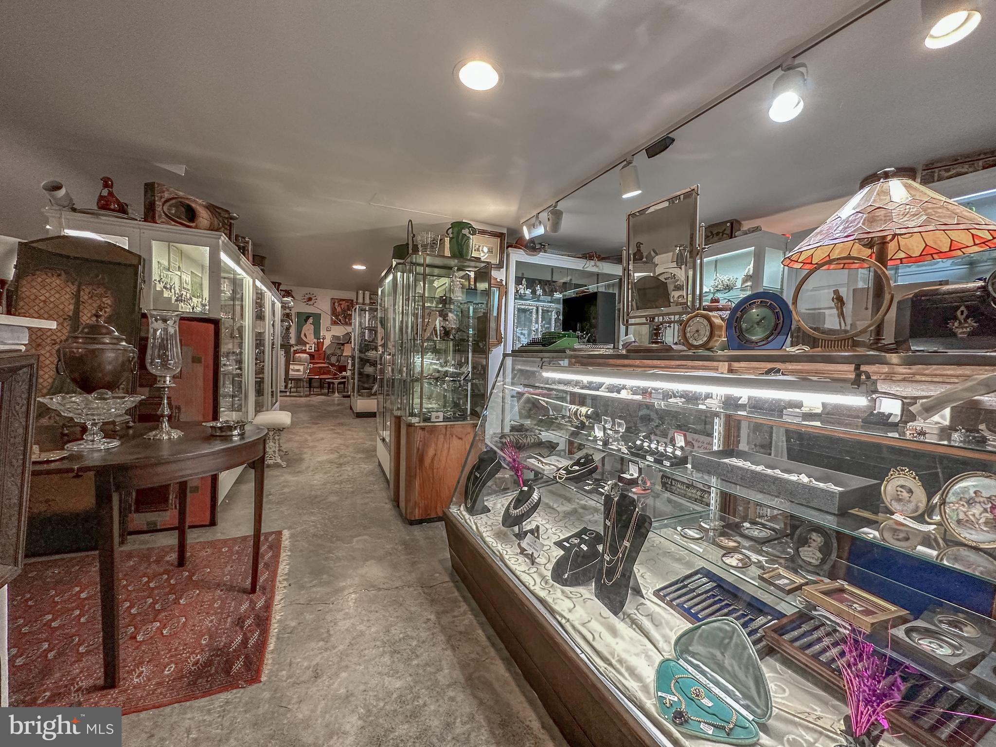 GALENA - Commercial Sale