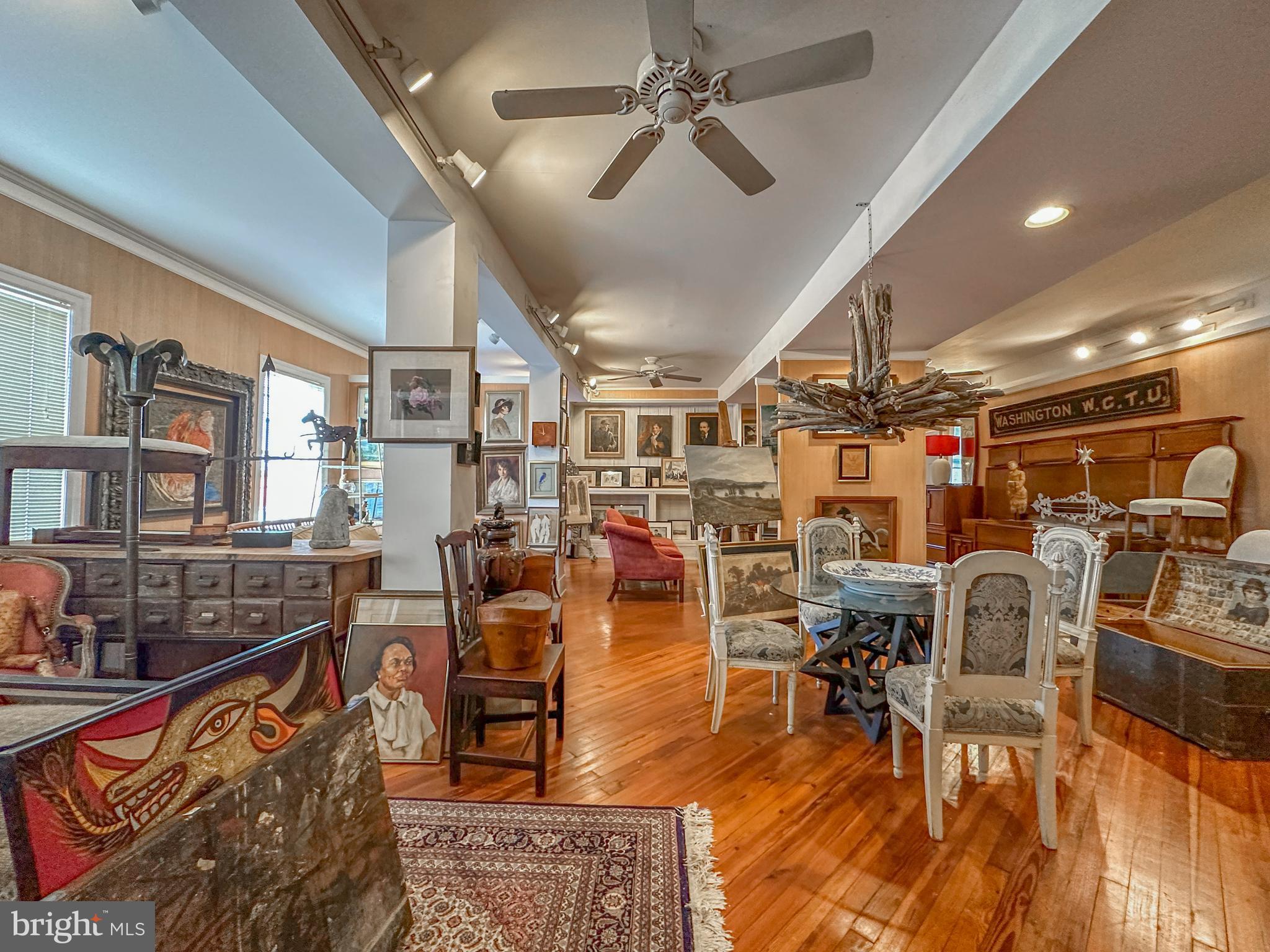 GALENA - Commercial Sale