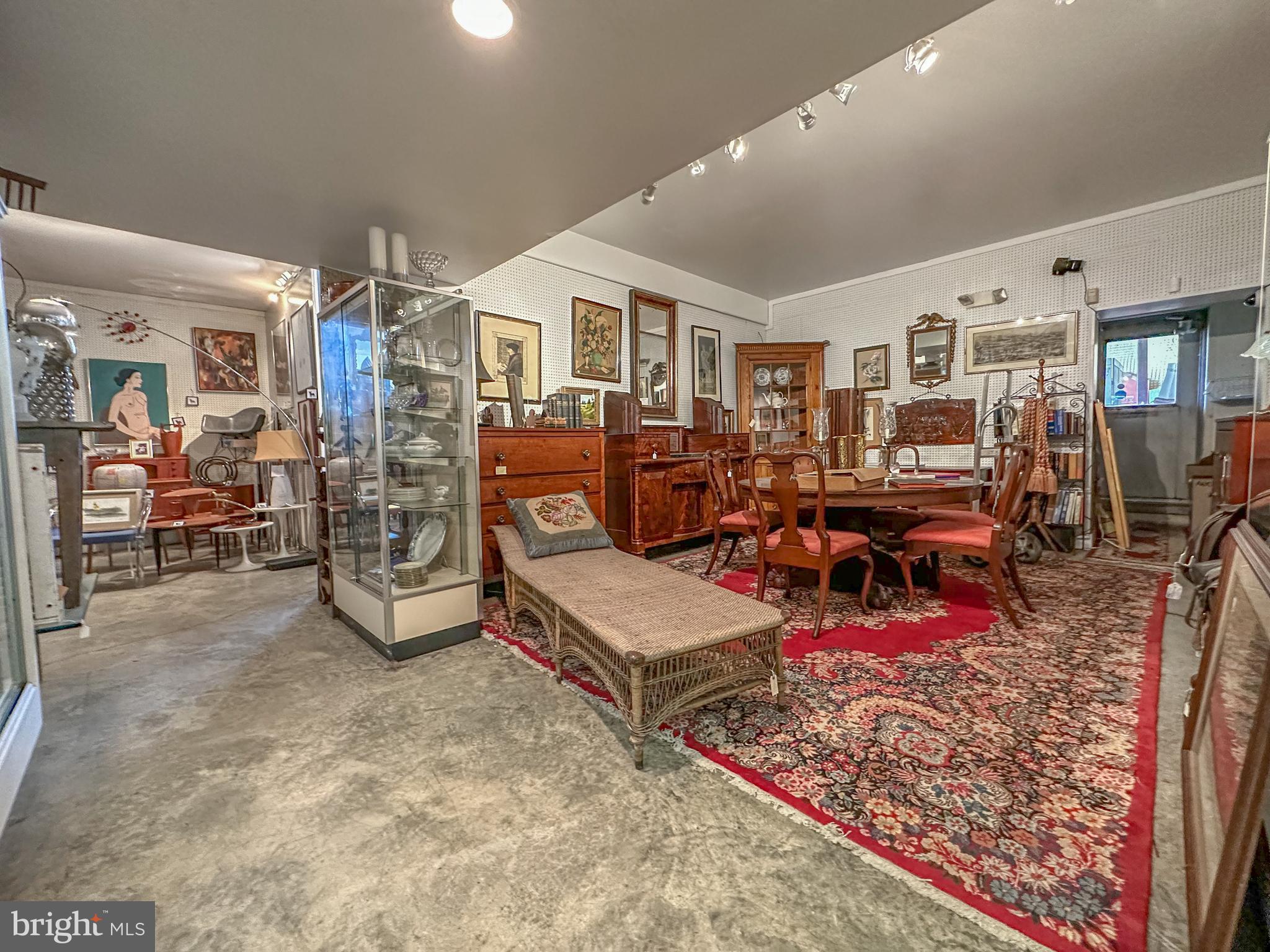 GALENA - Commercial Sale