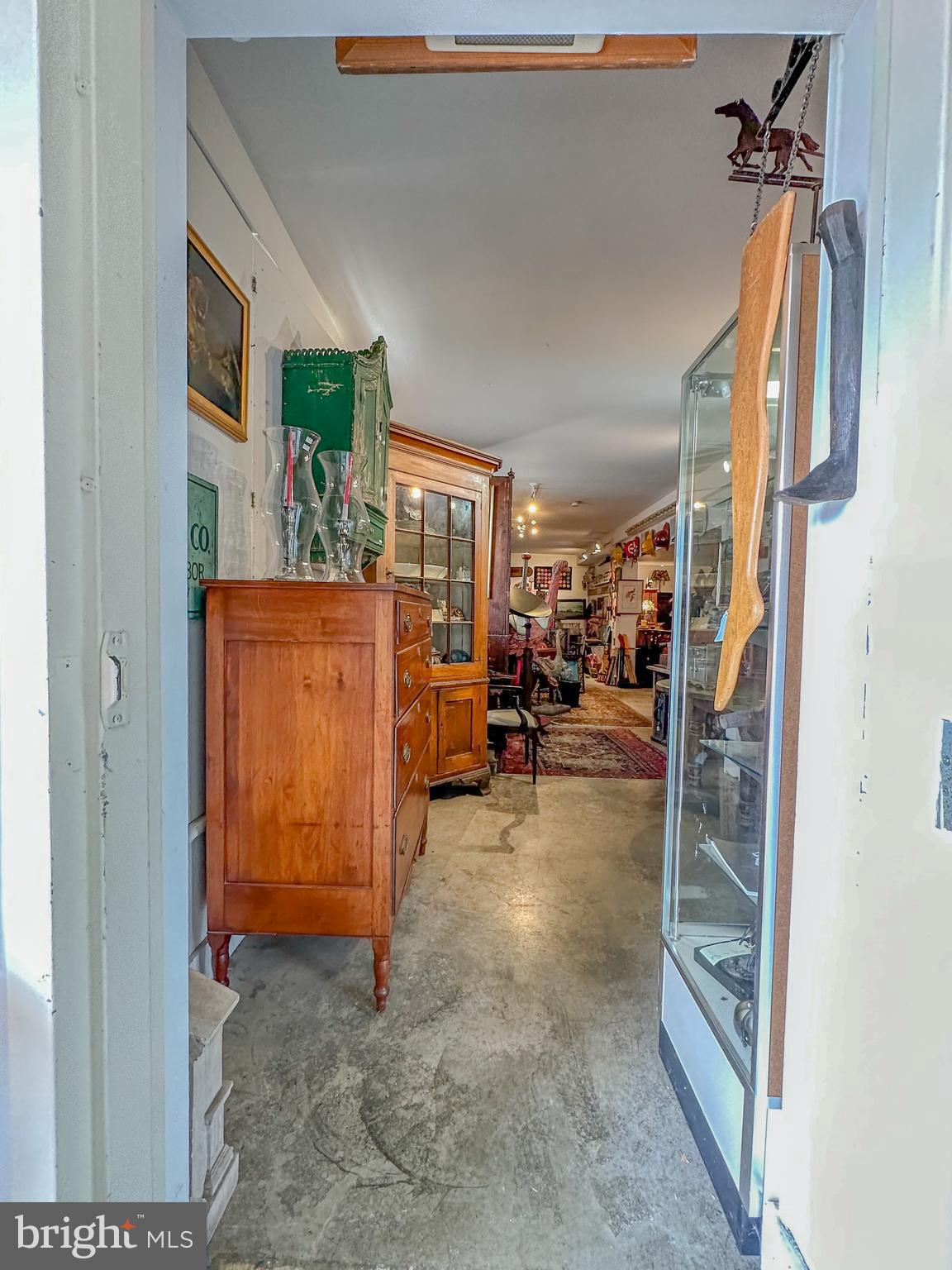 GALENA - Commercial Sale