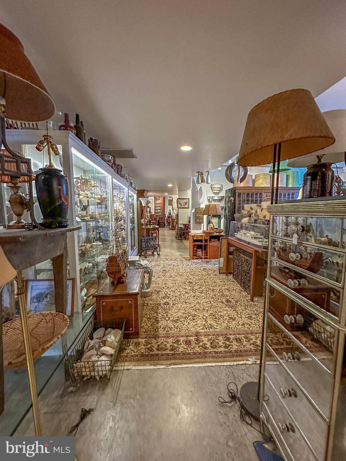 GALENA - Commercial Sale