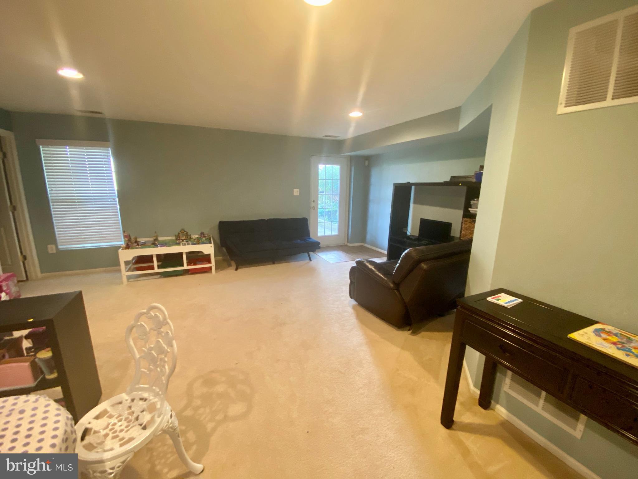 APPLE GROVE - Residential Lease