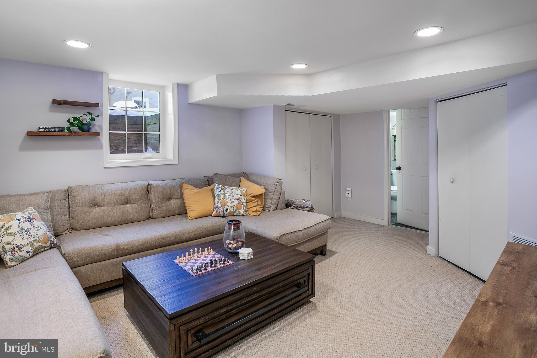 JEFFERSON MANOR - Residential