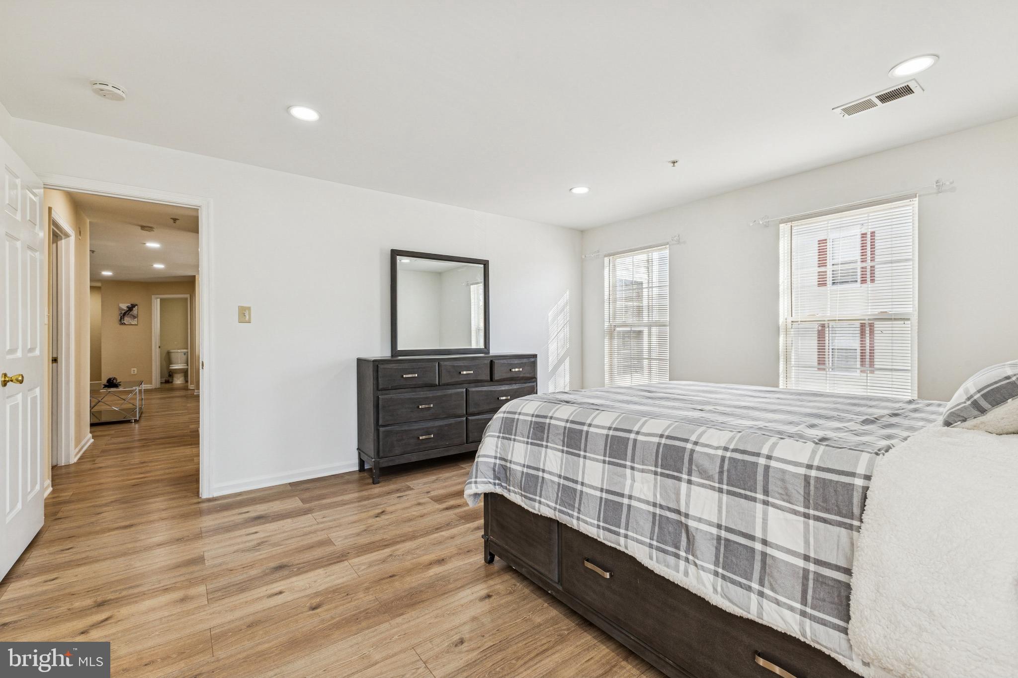 SOUTH MEADOWS - Residential