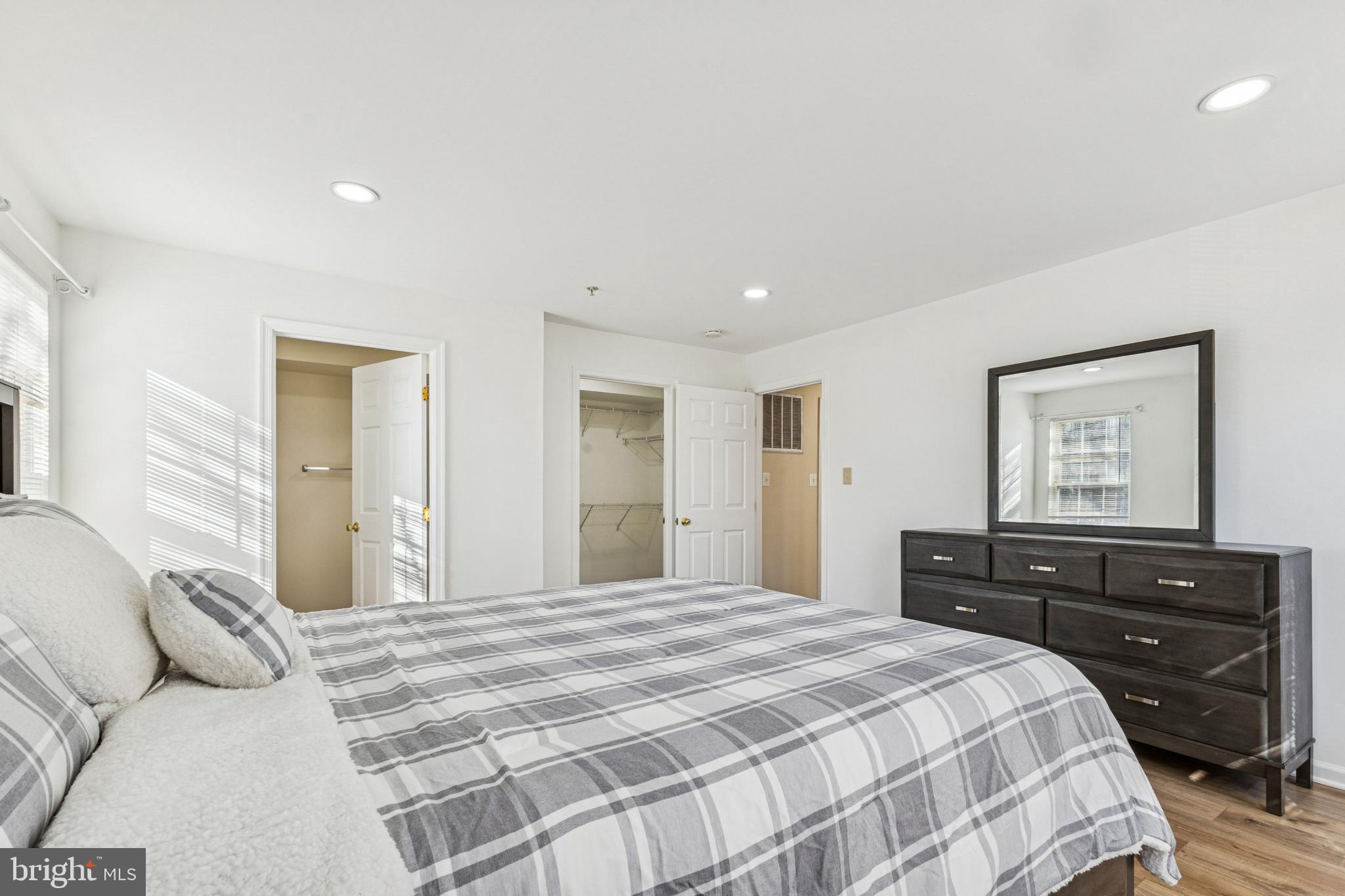 SOUTH MEADOWS - Residential