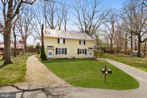 Multifamily For Sale - 9 Burke Circle<br/> HAMILTON, VA 20158