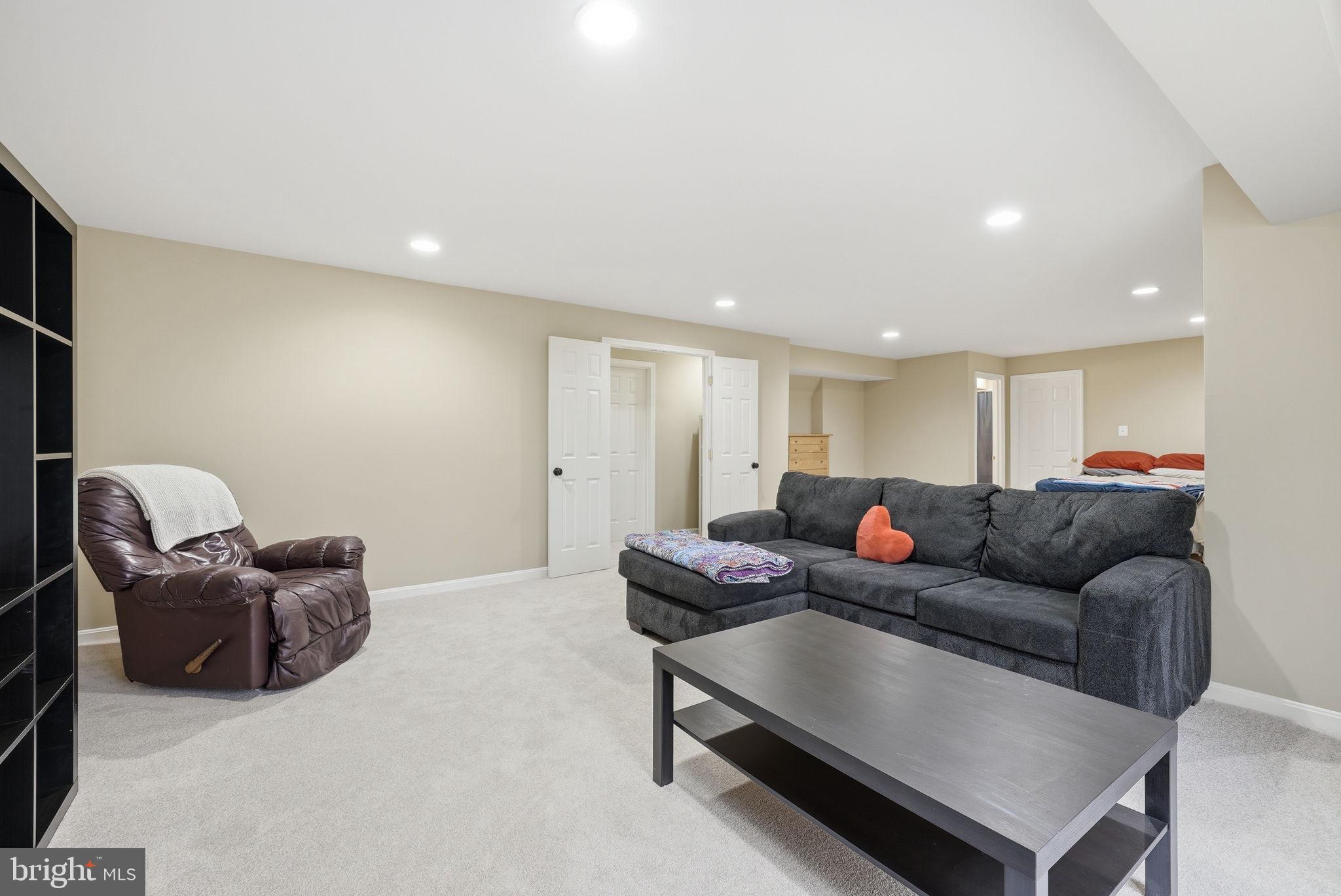 LINTON CREST - Residential