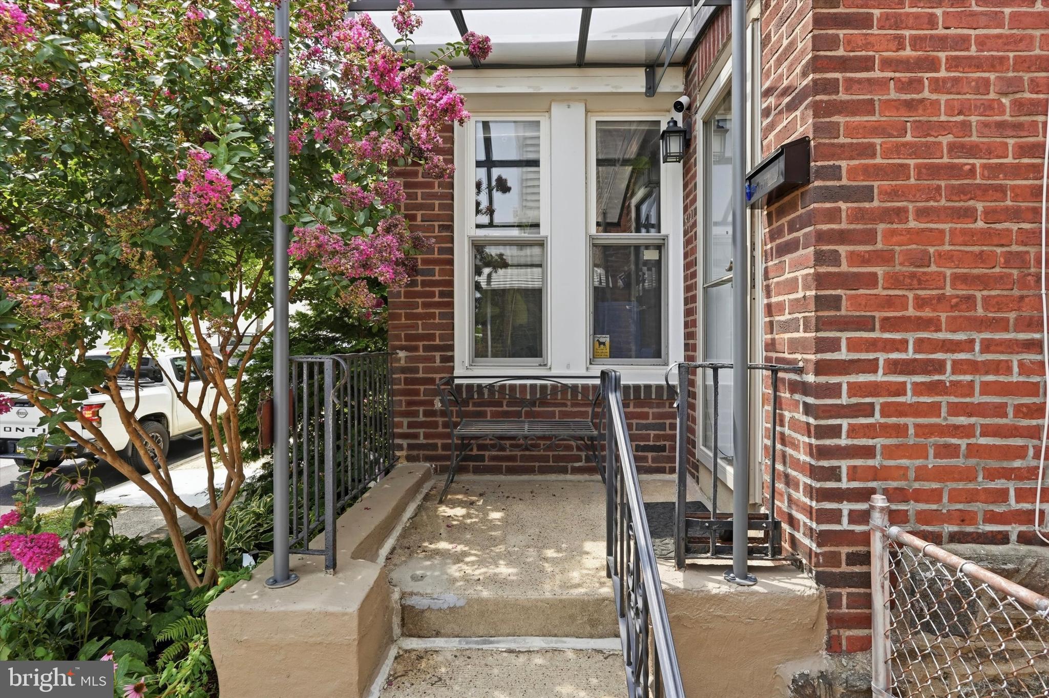512 GERHARD STREET