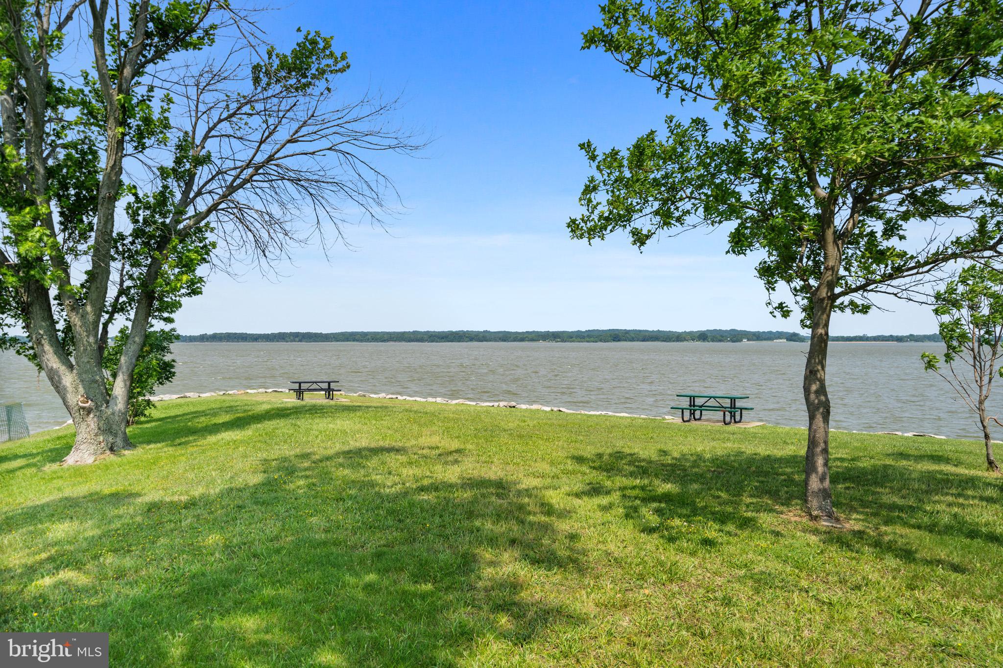 MILL POINT SHORES - Residential