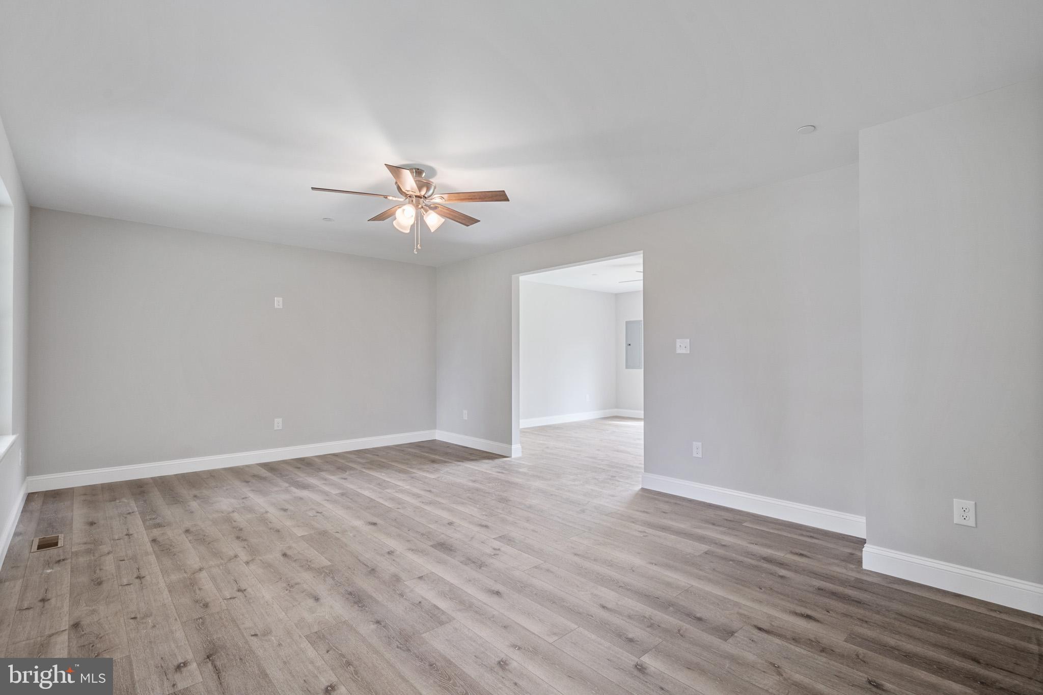 MILL POINT SHORES - Residential