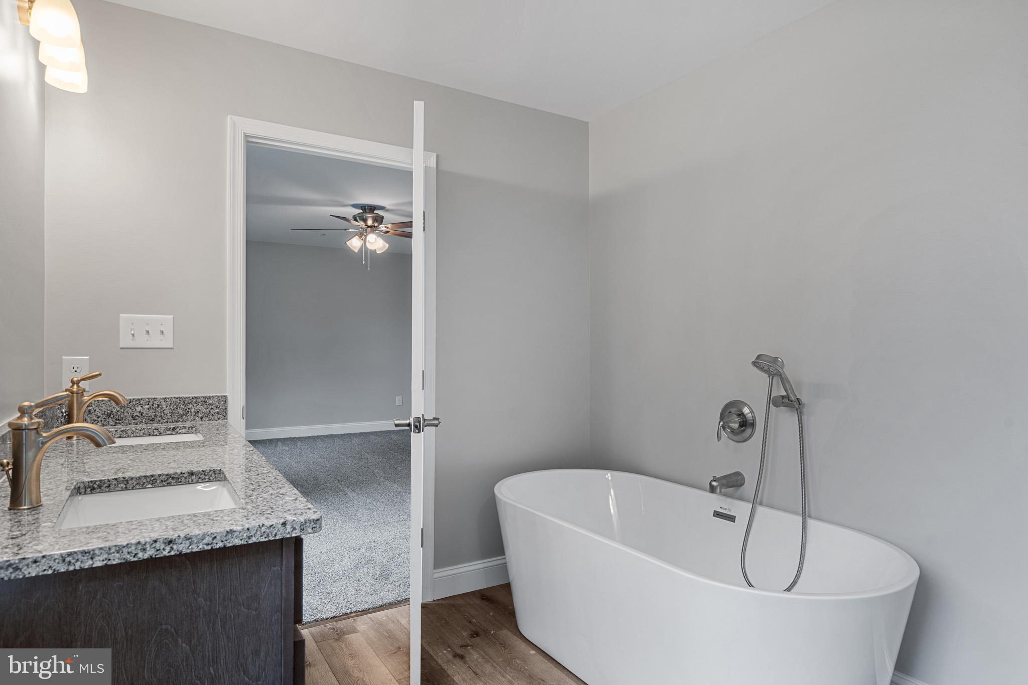 MILL POINT SHORES - Residential