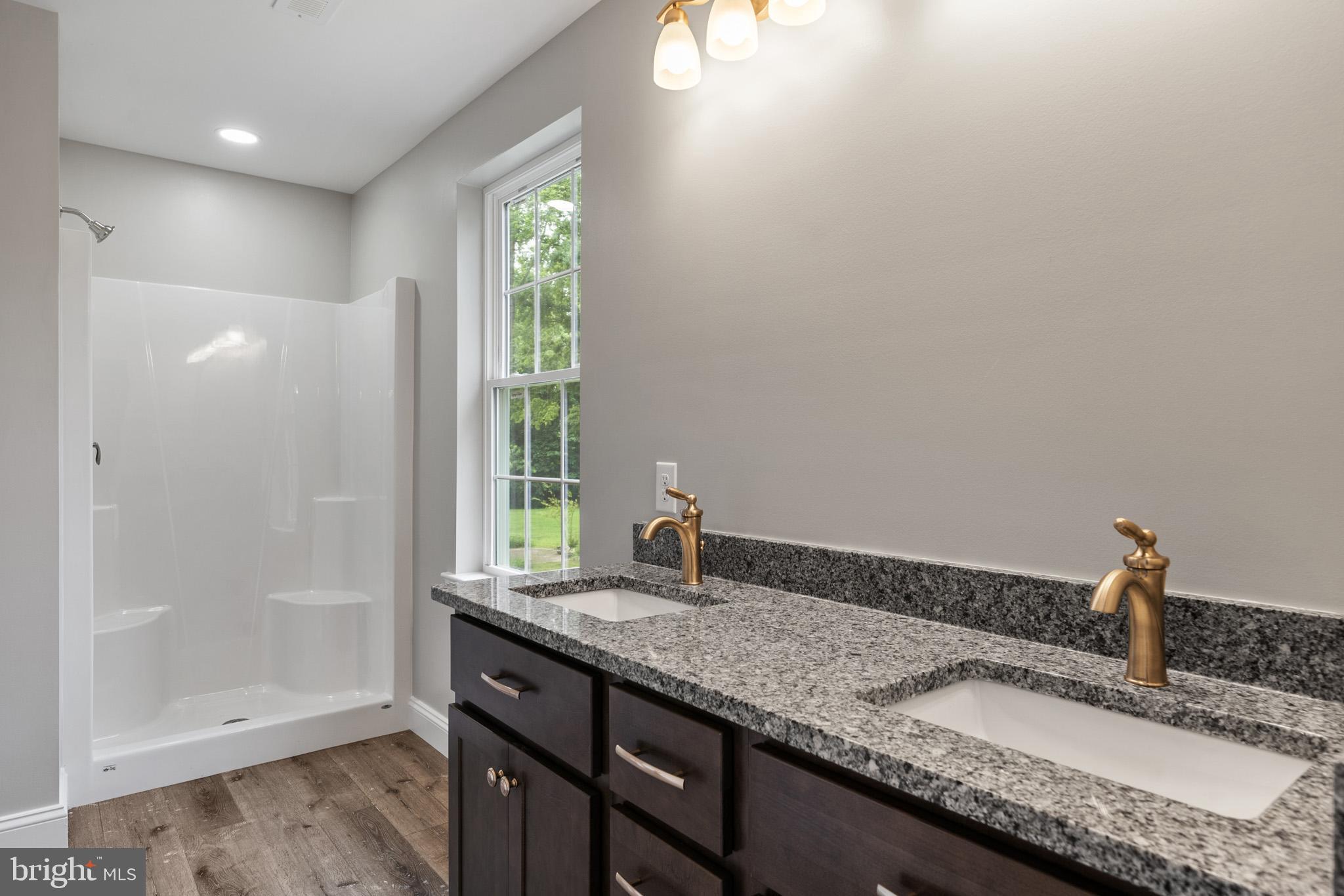 MILL POINT SHORES - Residential