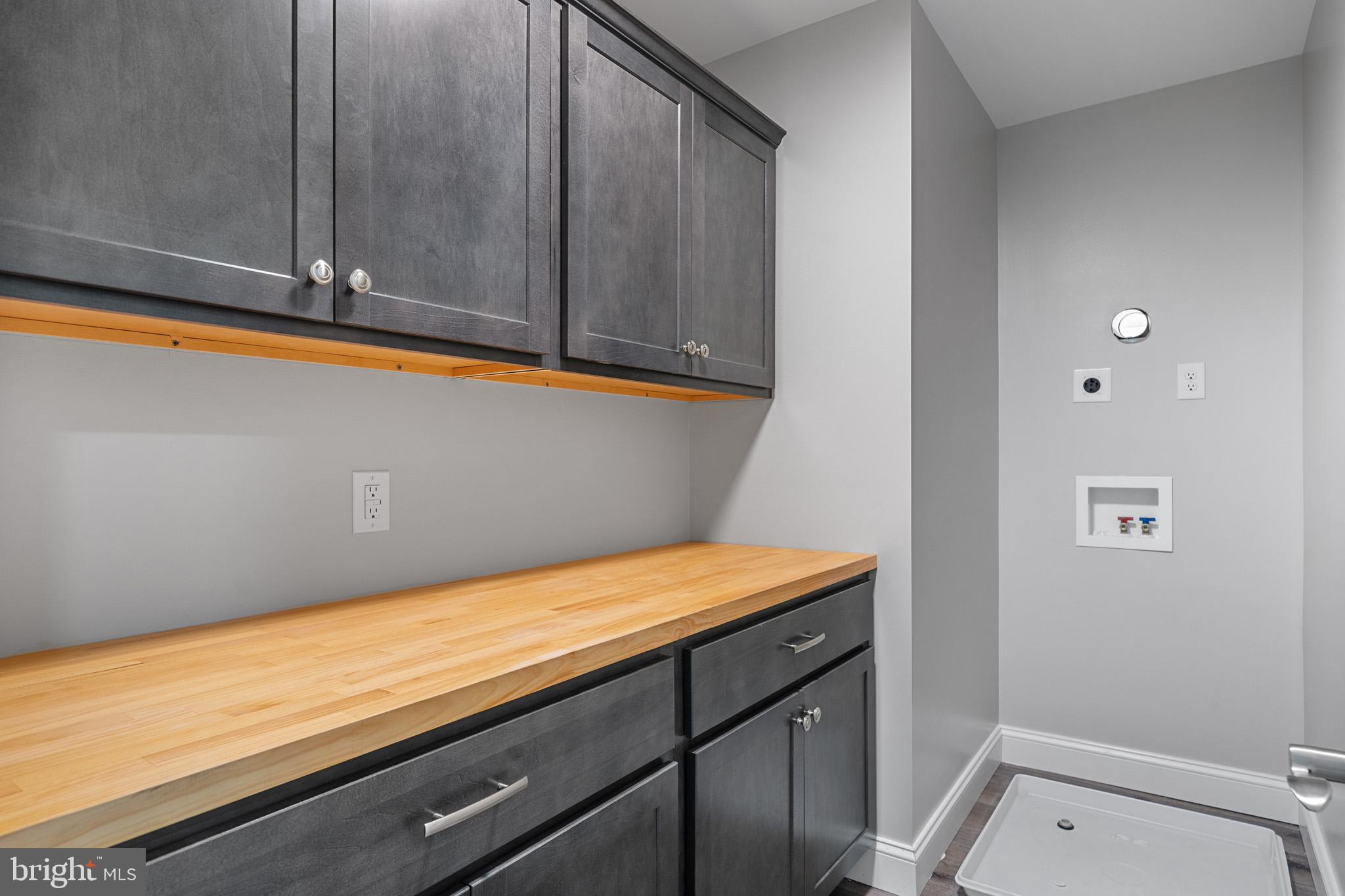 MILL POINT SHORES - Residential