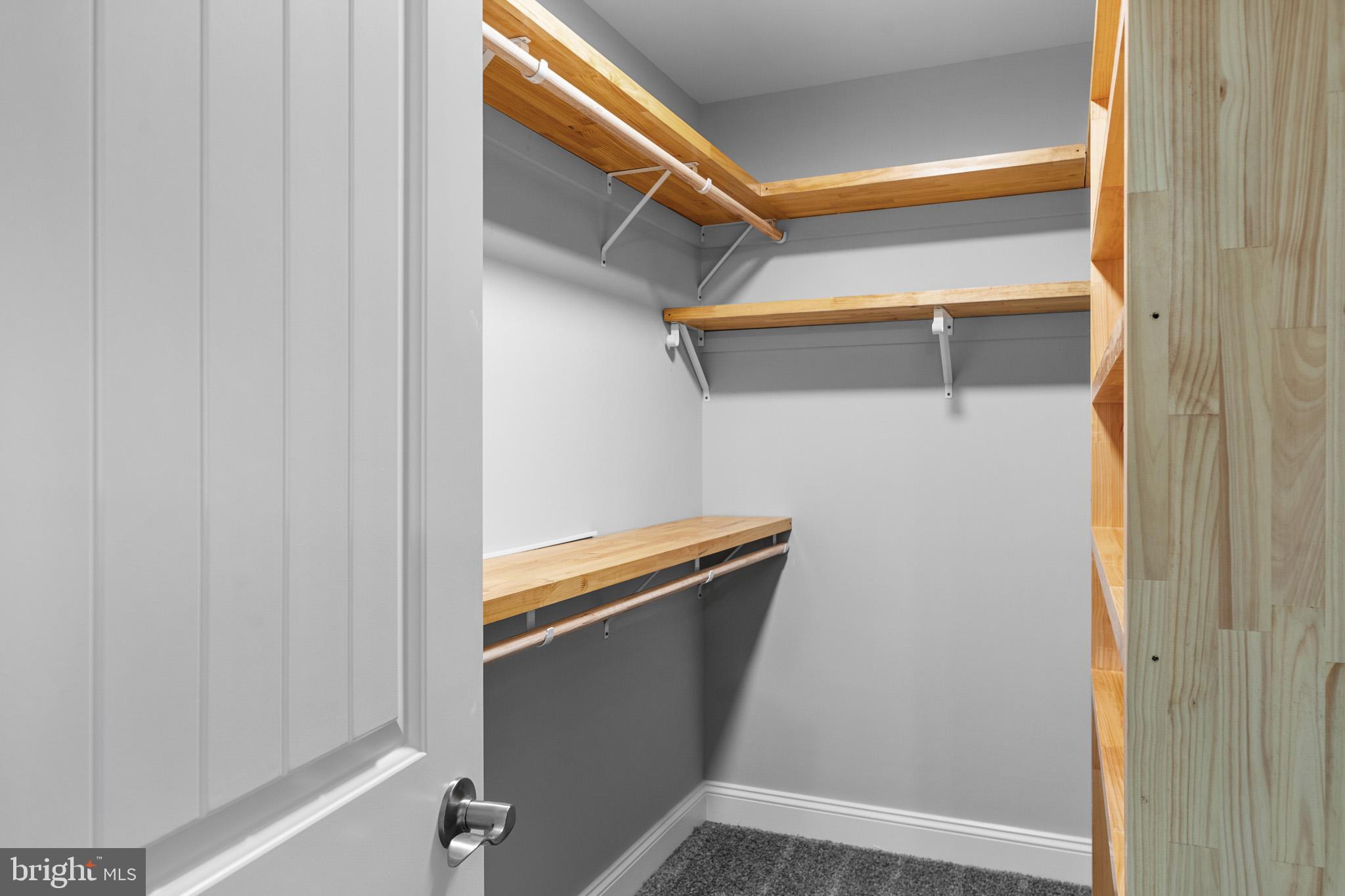 MILL POINT SHORES - Residential