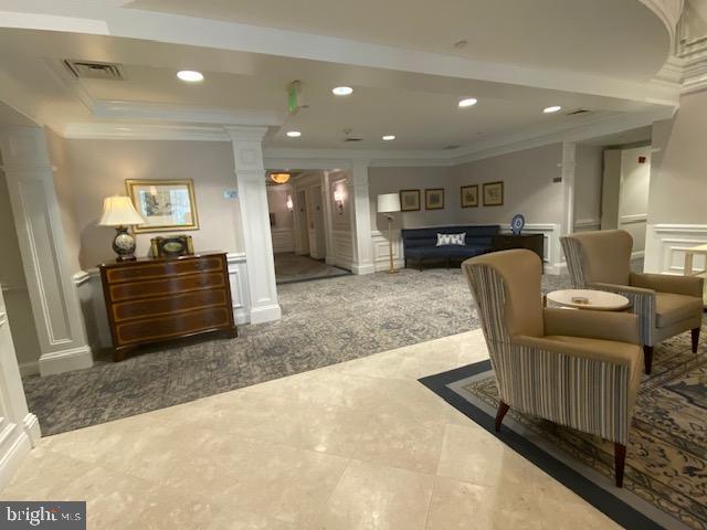 ROUNDWOOD RIDGE - Residential Lease