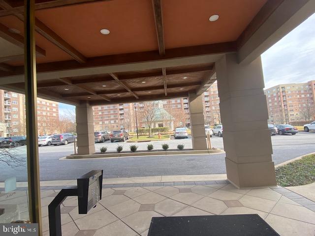 ROUNDWOOD RIDGE - Residential Lease