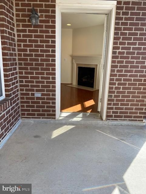 ROUNDWOOD RIDGE - Residential Lease