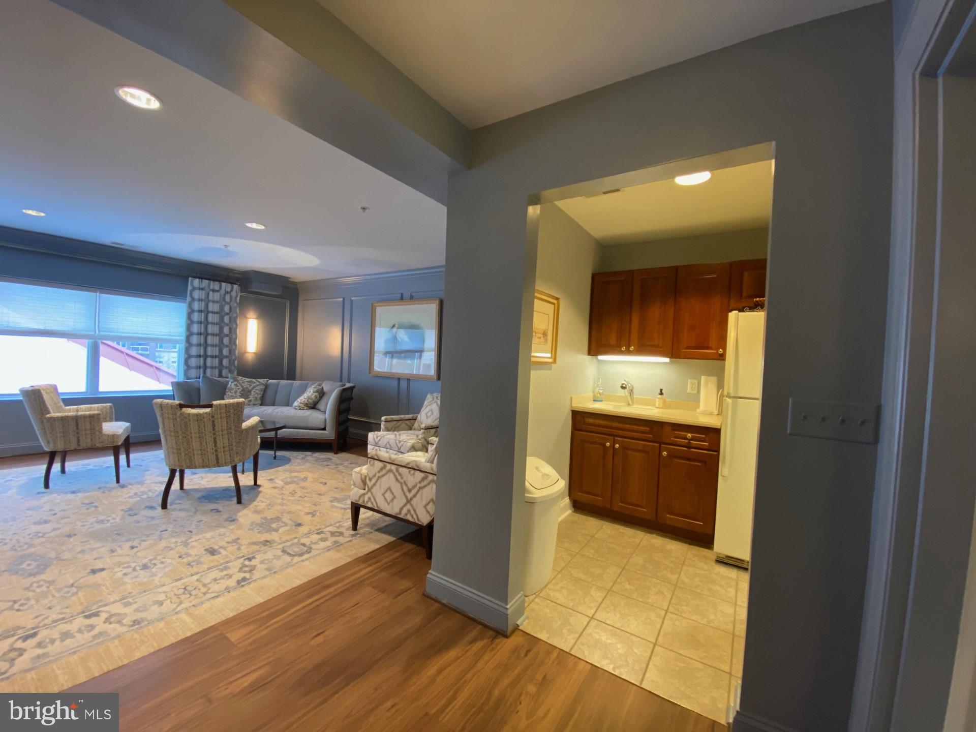 ROUNDWOOD RIDGE - Residential Lease