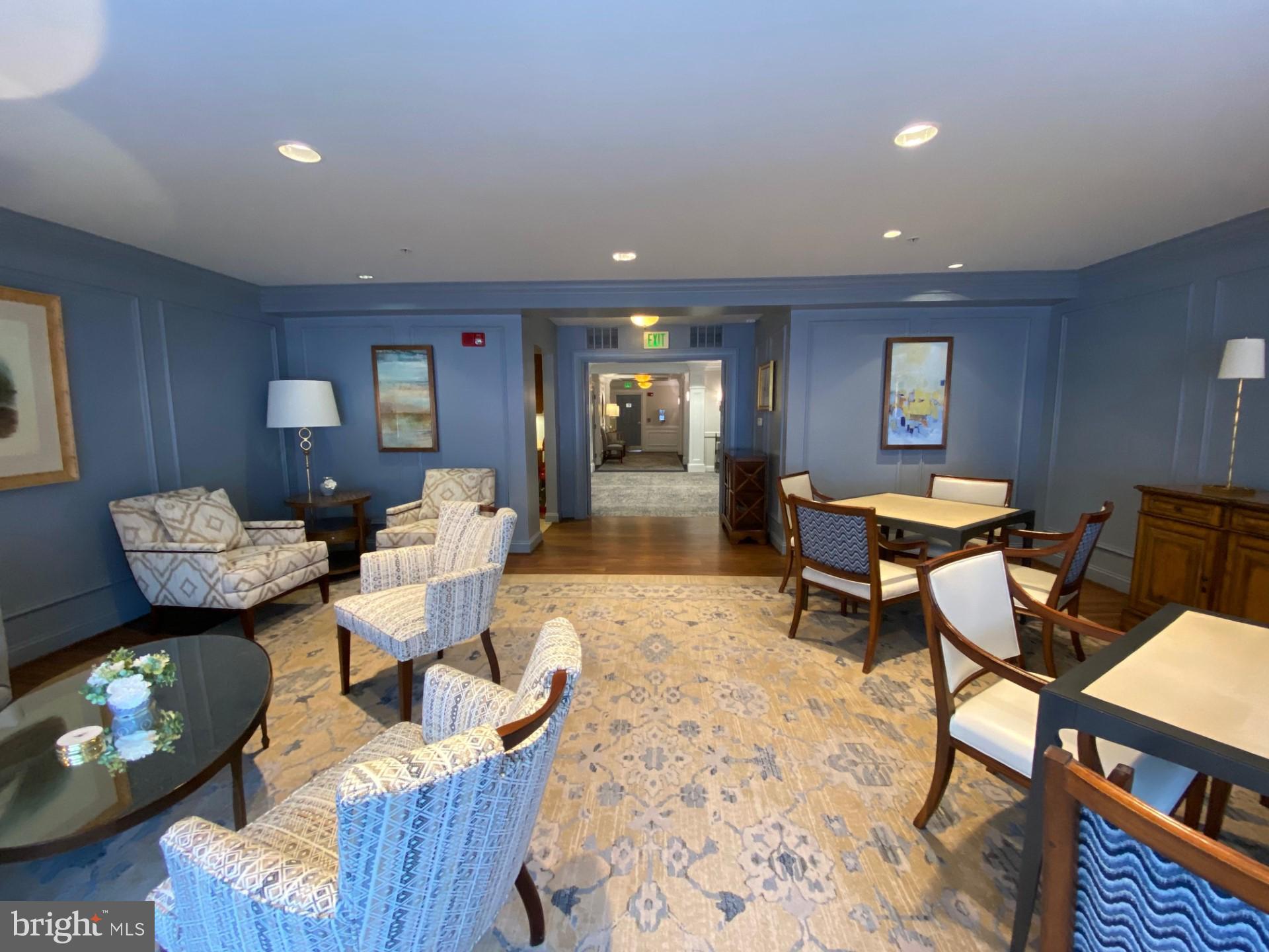 ROUNDWOOD RIDGE - Residential Lease