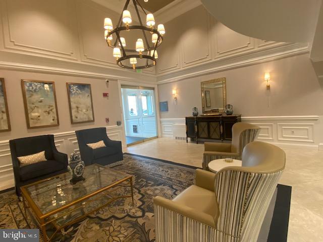 ROUNDWOOD RIDGE - Residential Lease