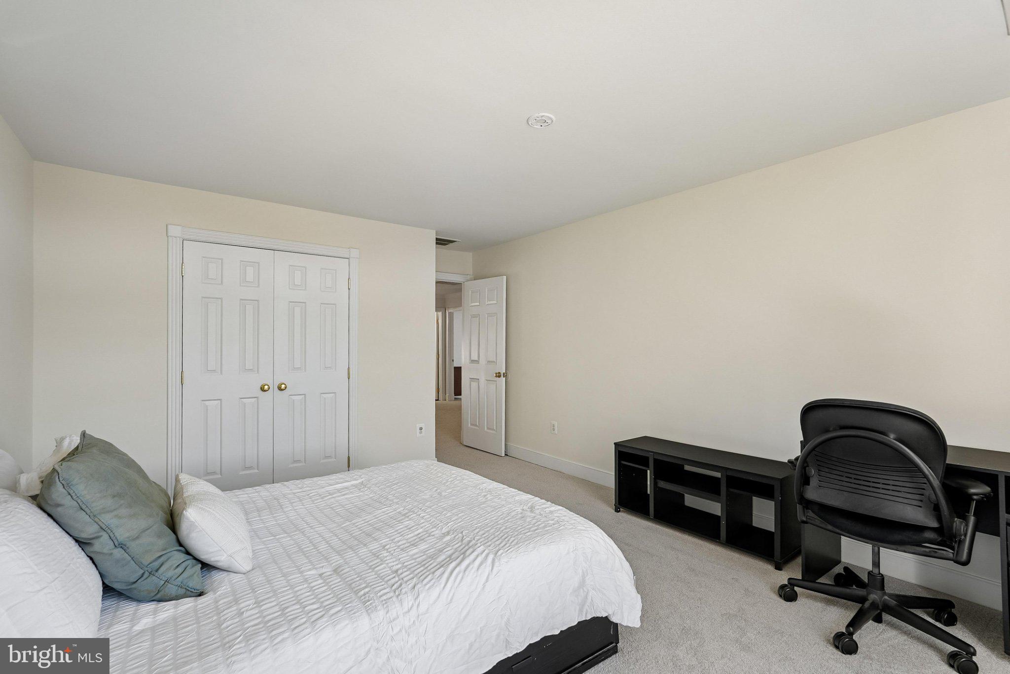 CLIFTON FARM - Residential