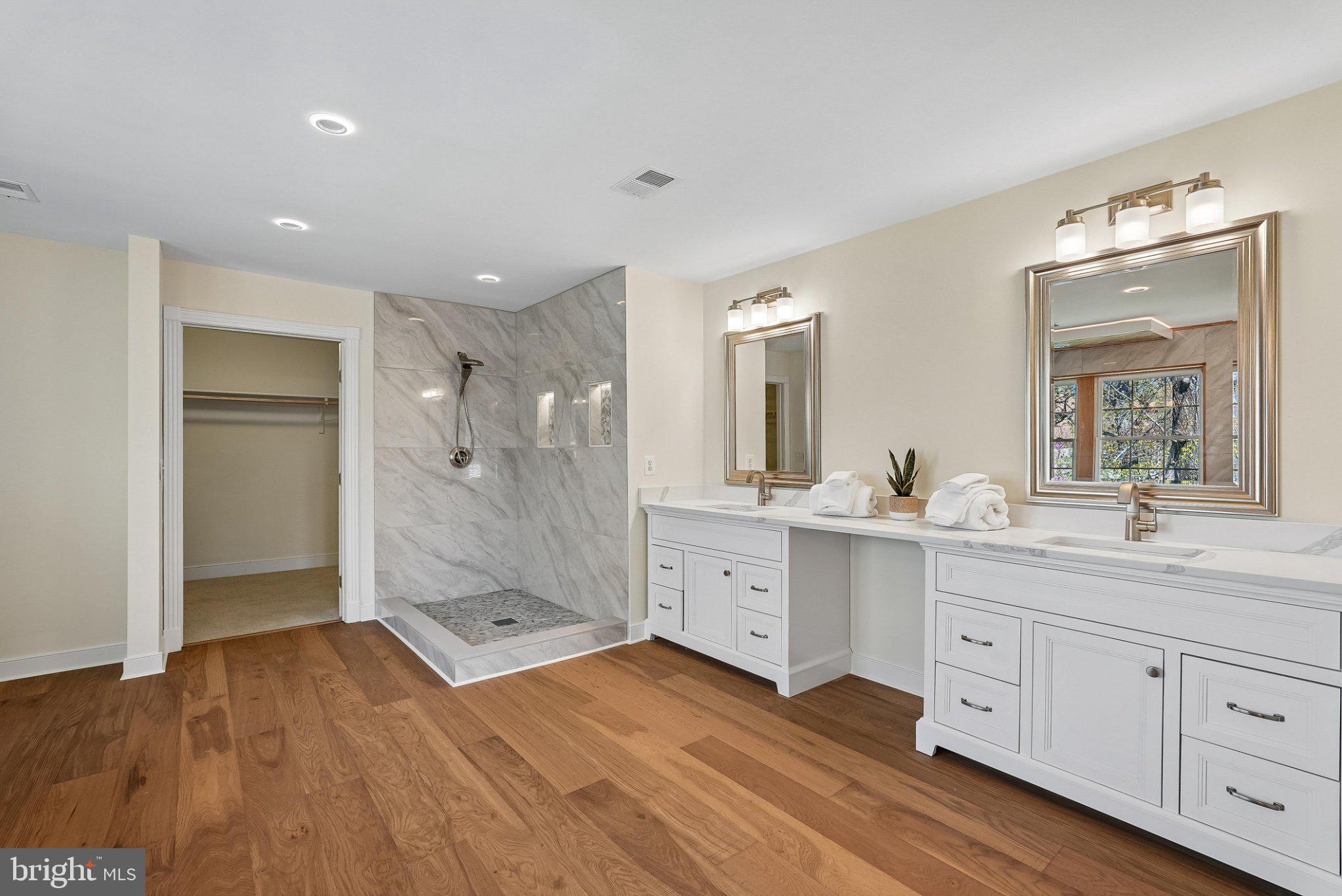 CLIFTON FARM - Residential