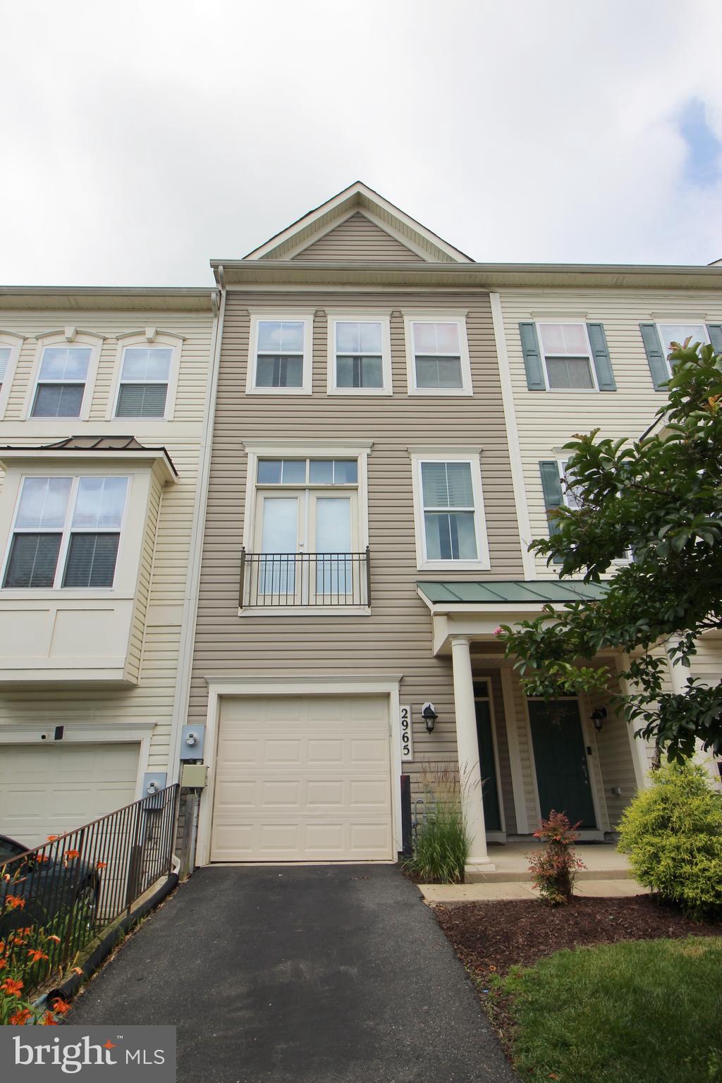 Welcome to this beautifully maintained townhome nestled in the sought-after River Oaks community of Woodbridge. This spacious 3-level home features 3 bedrooms, 2.5 baths, offering a perfect blend of comfort, functionality, and style. Step inside to find a bright and open floor plan, large windows, and thoughtful updates throughout. The main level features a gourmet kitchen with granite countertops, stainless steel appliances, ample cabinet space, and an island—ideal for both everyday living and entertaining. The adjacent dining and living areas create a warm and inviting atmosphere, perfect for gatherings or quiet evenings at home. Upstairs, you'll find a generous primary suite with a walk-in closet and en-suite bath, complete with a soaking tub and a separate shower. Two additional bedrooms and a full bath complete the upper level. The lower level offers a versatile rec room or home office, a convenient half bath, and access to the attached garage. Enjoy outdoor living with a private deck and easy access to the community's many amenities, including a clubhouse, pool, tennis courts, and walking trails. Located minutes from I-95, Stonebridge Town Center, and the VRE, this home offers unbeatable convenience for commuters and easy access to shopping, dining, and entertainment.
Don’t miss the opportunity to own this exceptional home in a vibrant, well-connected neighborhood!
During the application process, any additional fees and disclosures will be provided before application submission to help ensure transparency. Credit reporting is part of your lease and may increase your credit score up to 40 points over 12-24 months if rent is paid on time.