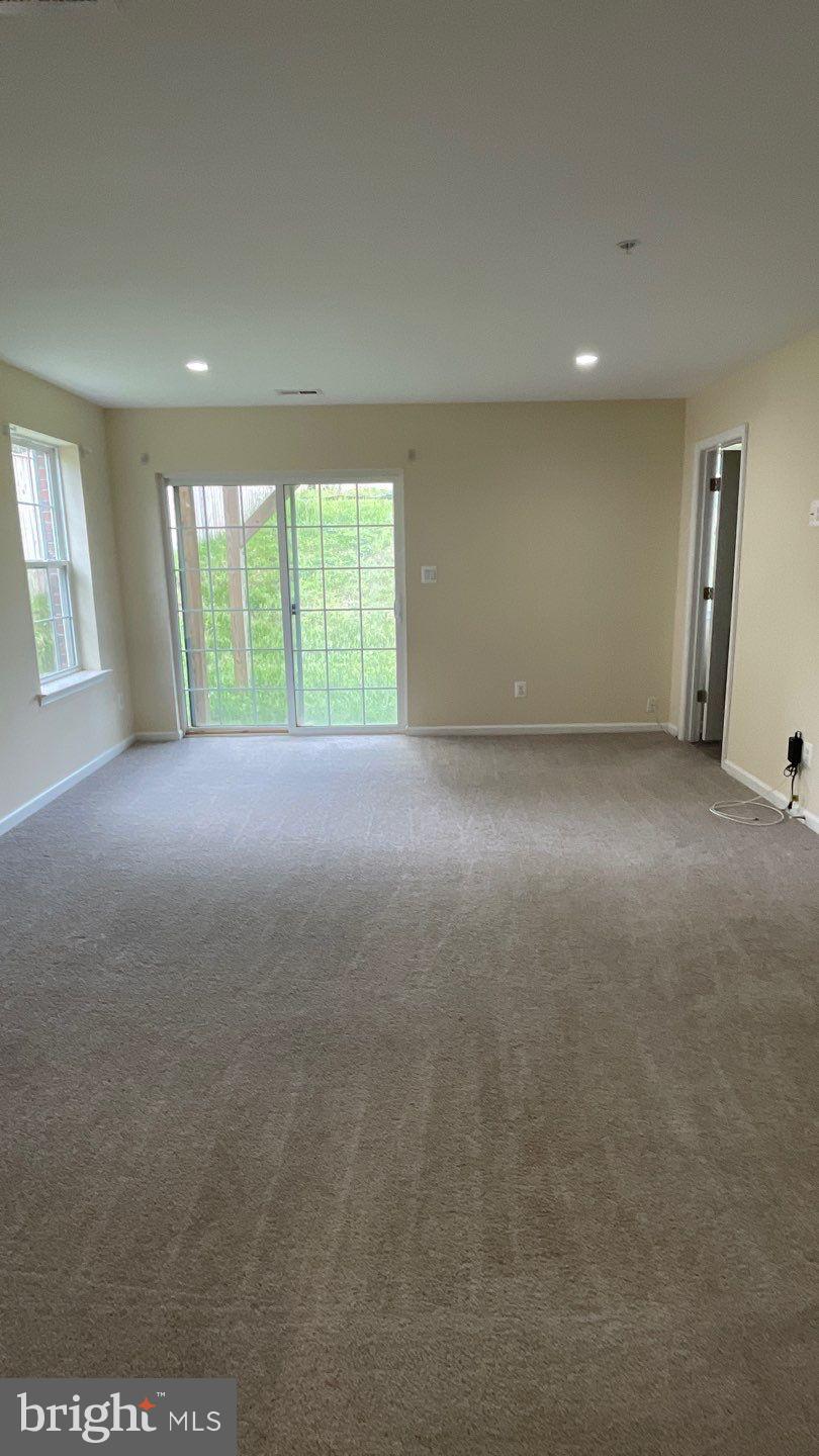 COLUMBIA RUN TOWNHOMES - Residential Lease