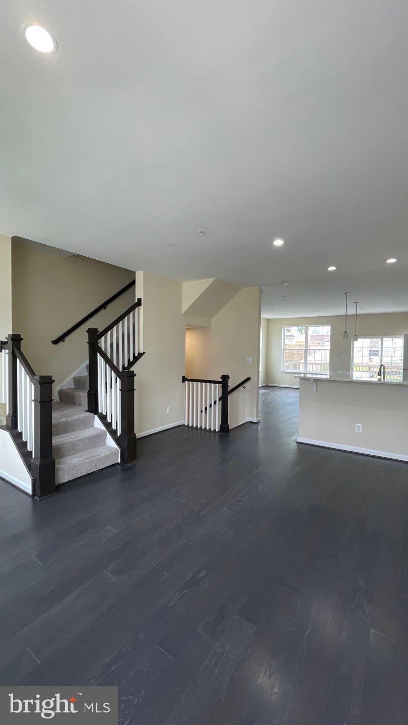 COLUMBIA RUN TOWNHOMES - Residential Lease