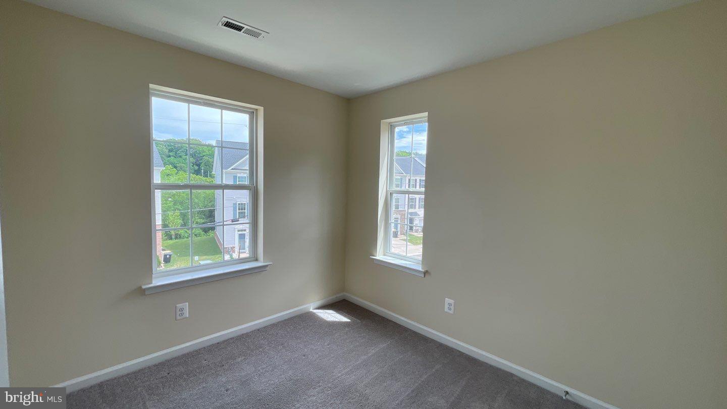 COLUMBIA RUN TOWNHOMES - Residential Lease