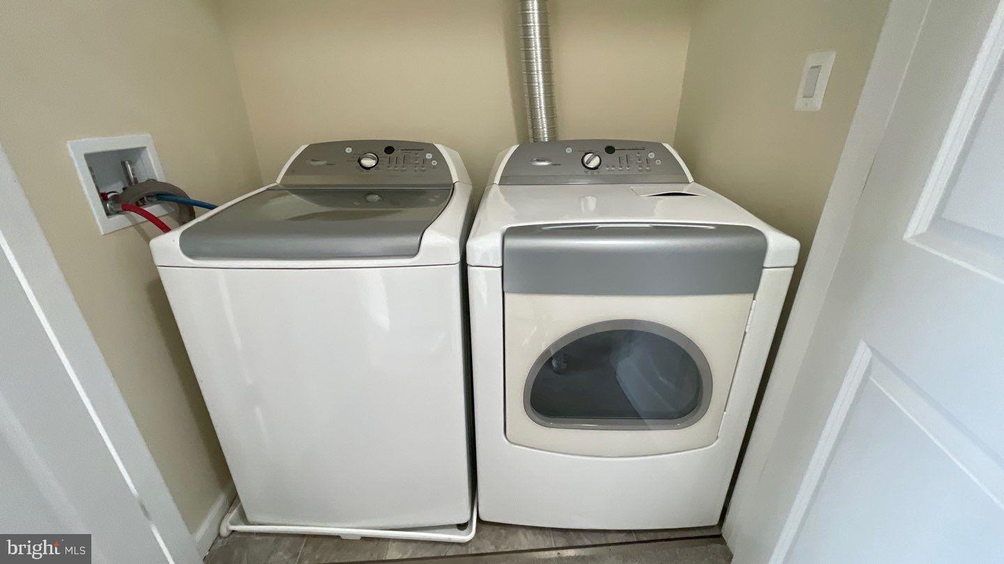 COLUMBIA RUN TOWNHOMES - Residential Lease