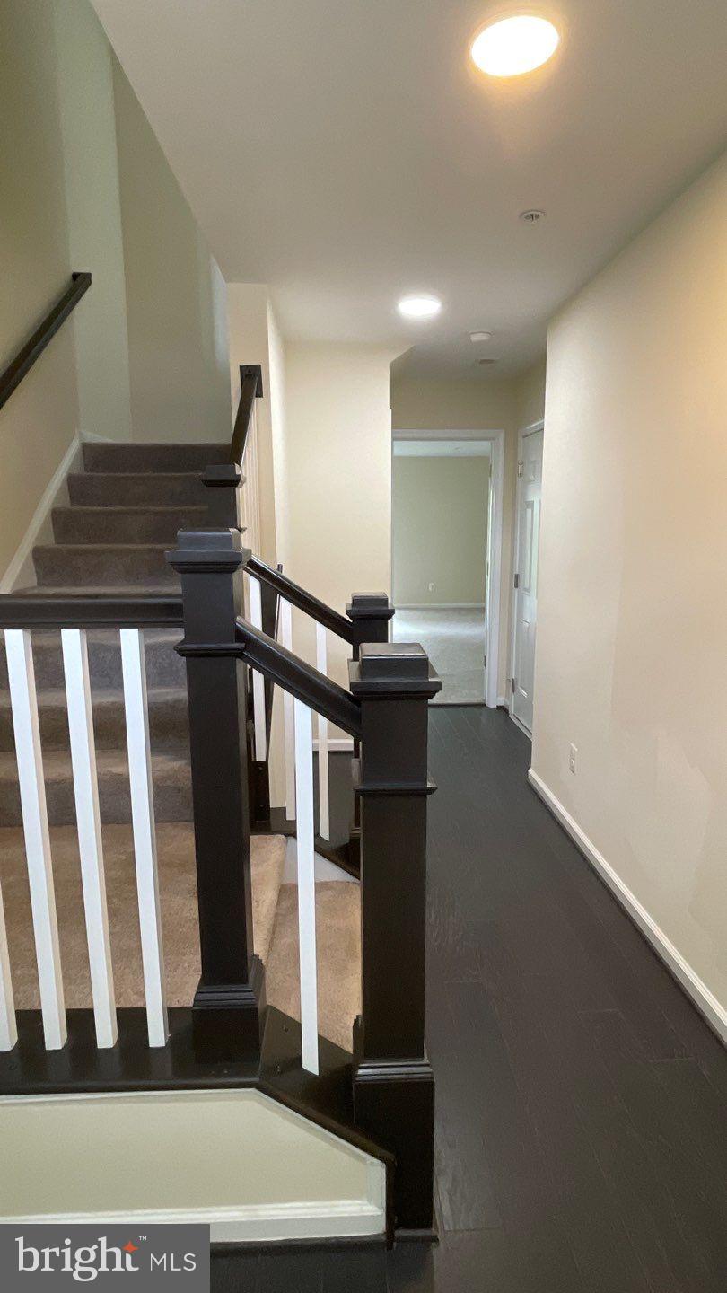 COLUMBIA RUN TOWNHOMES - Residential Lease