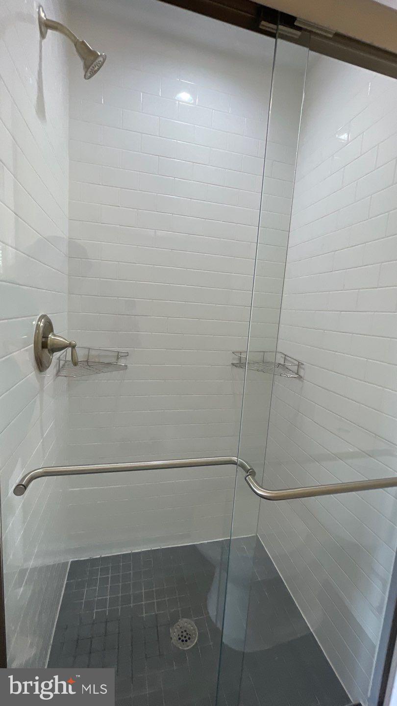 COLUMBIA RUN TOWNHOMES - Residential Lease