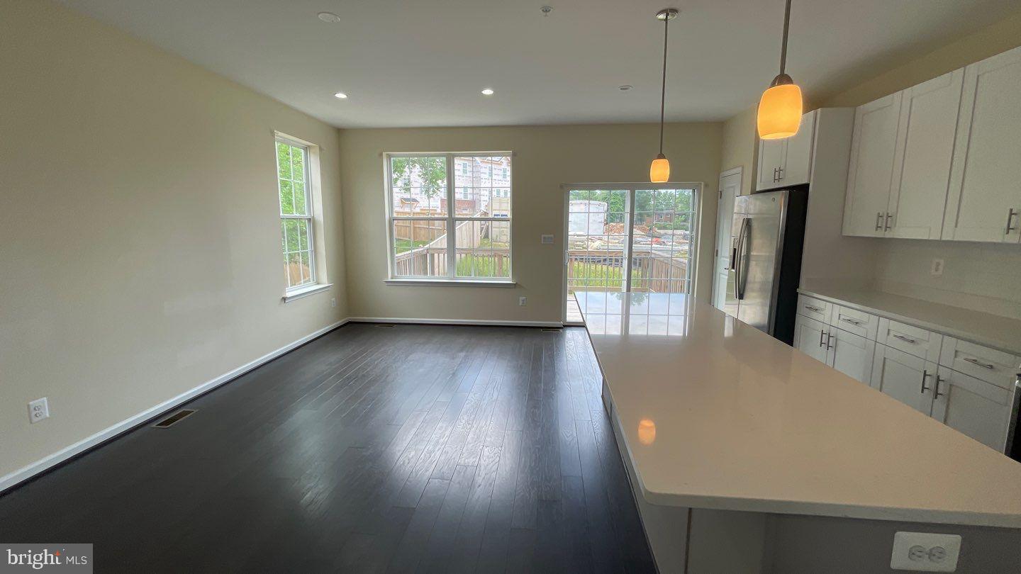 COLUMBIA RUN TOWNHOMES - Residential Lease