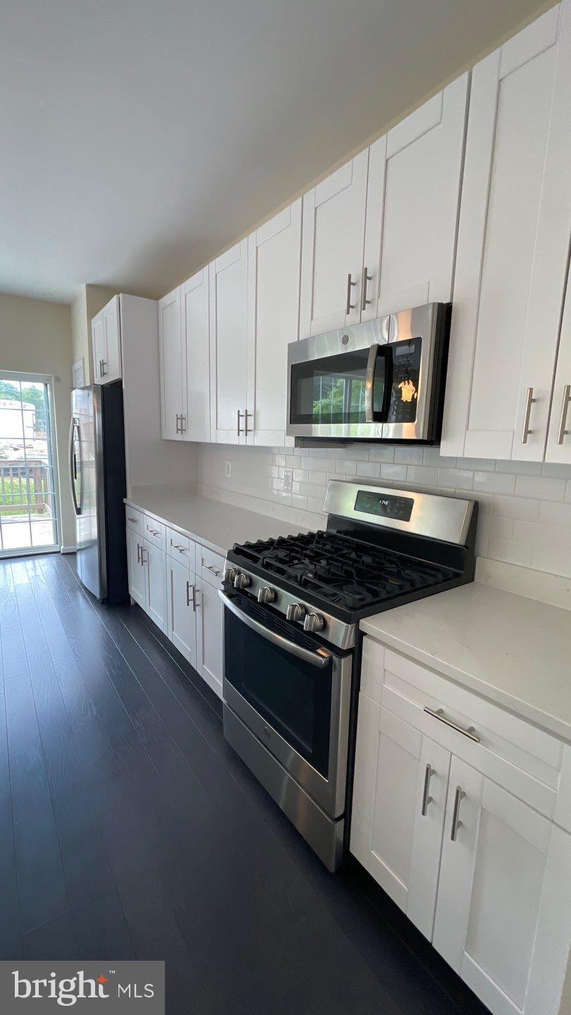 COLUMBIA RUN TOWNHOMES - Residential Lease