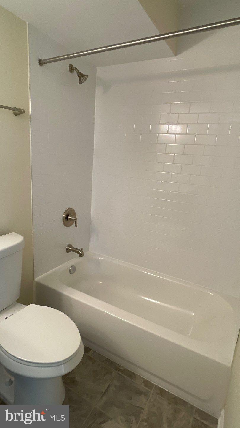 COLUMBIA RUN TOWNHOMES - Residential Lease