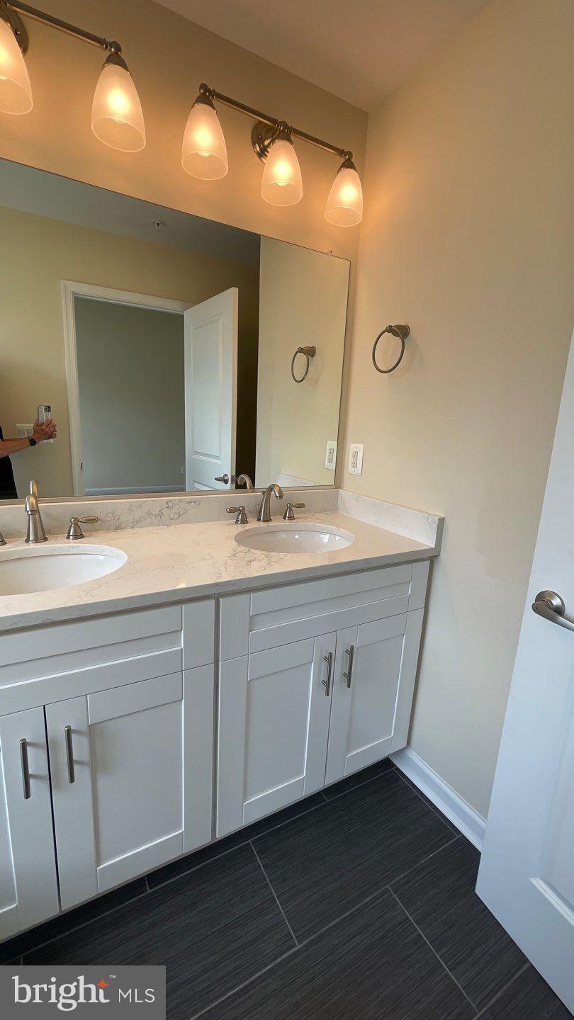 COLUMBIA RUN TOWNHOMES - Residential Lease