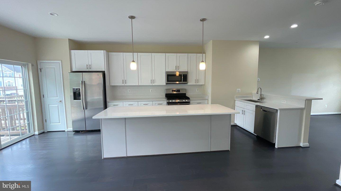 COLUMBIA RUN TOWNHOMES - Residential Lease