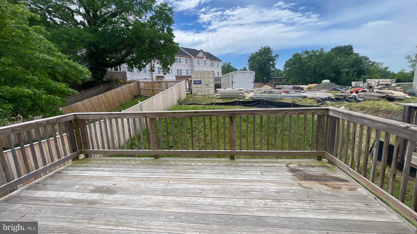 COLUMBIA RUN TOWNHOMES - Residential Lease