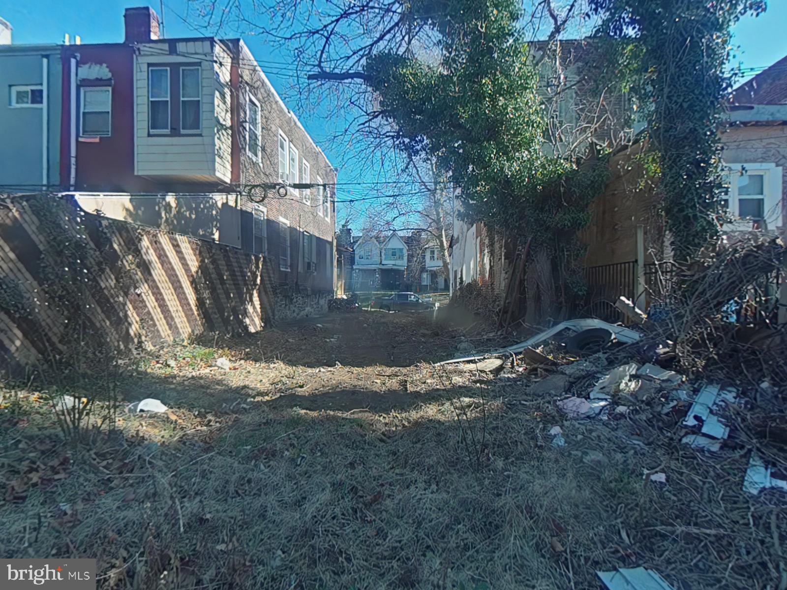 GERMANTOWN (EAST) - Land