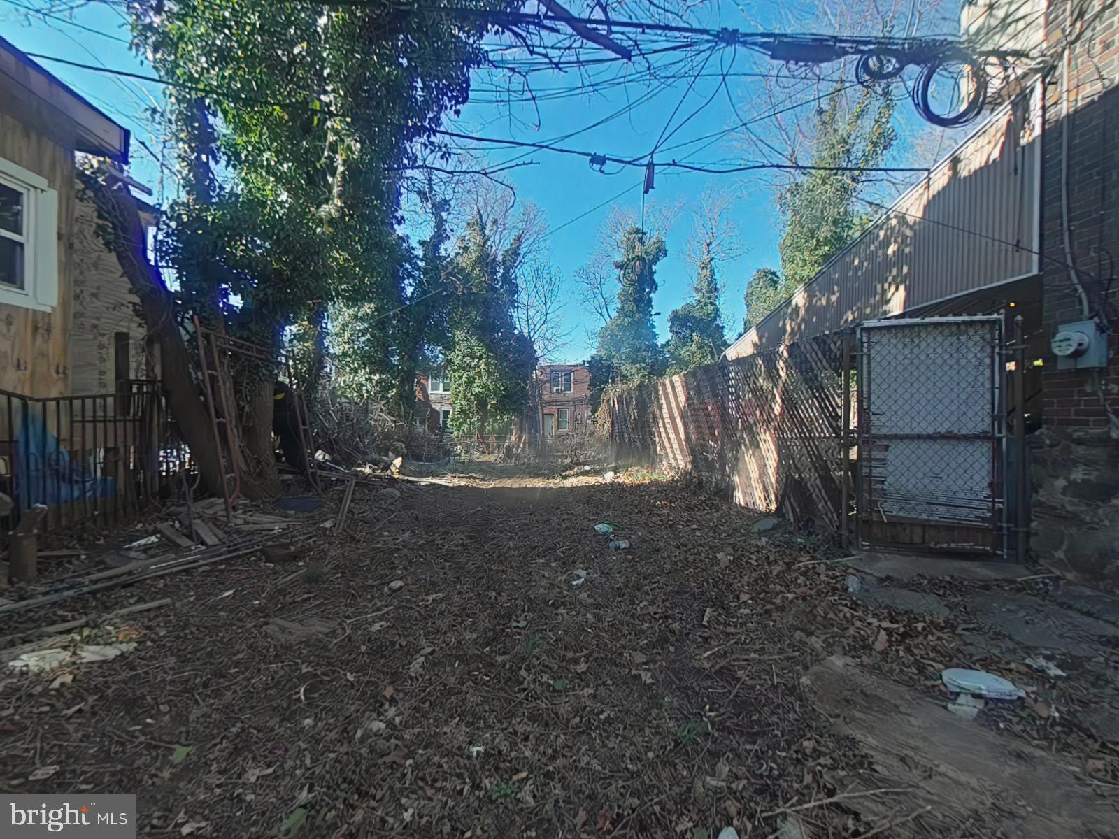 GERMANTOWN (EAST) - Land