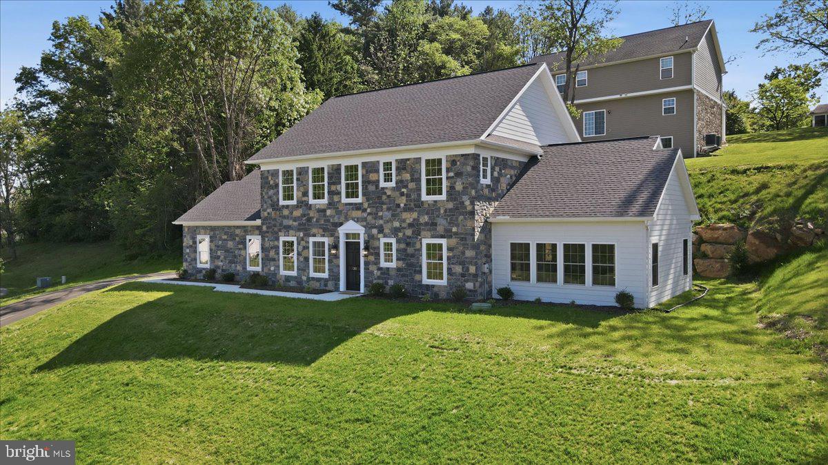 WOODBRIAR ESTATES - Residential