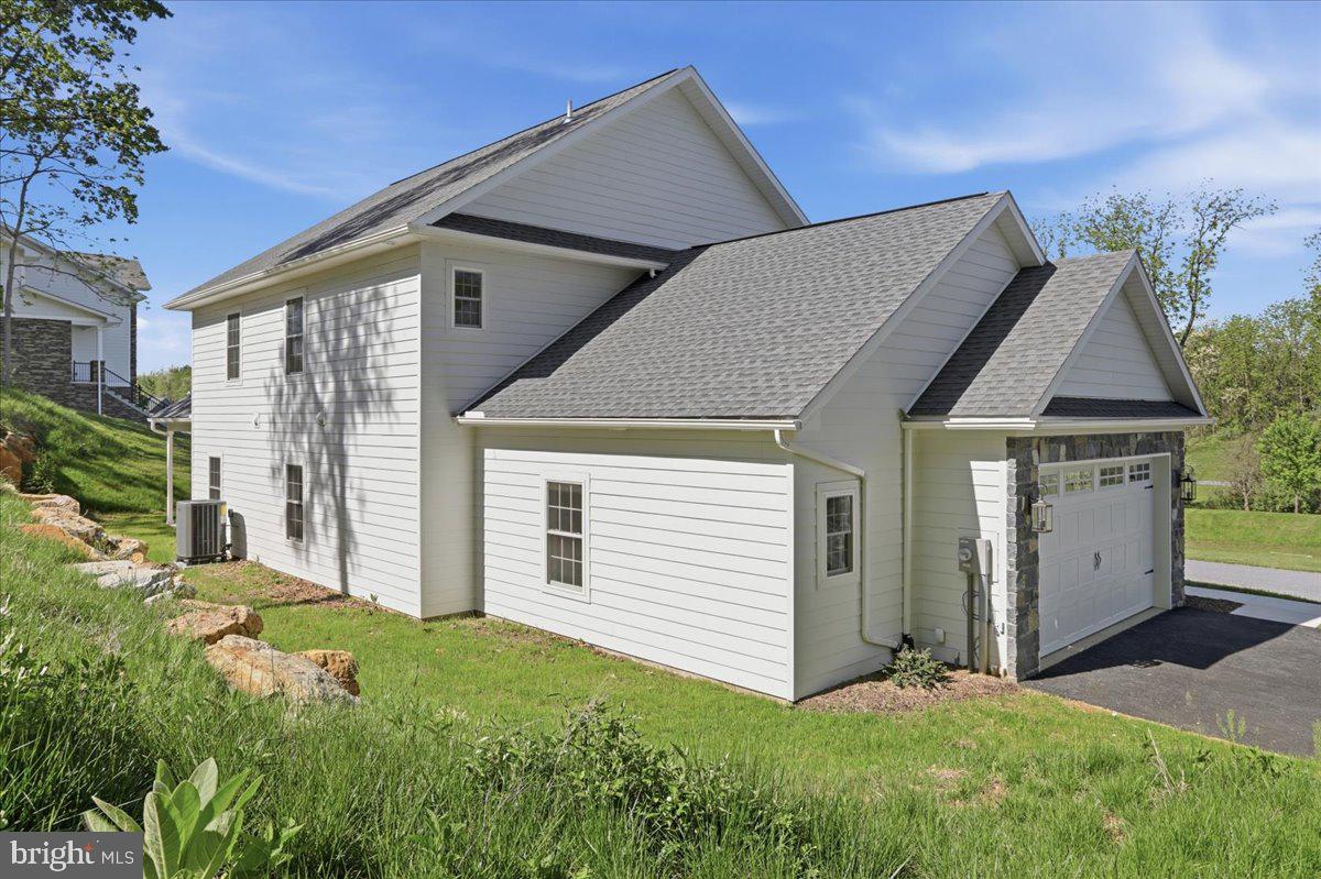 WOODBRIAR ESTATES - Residential