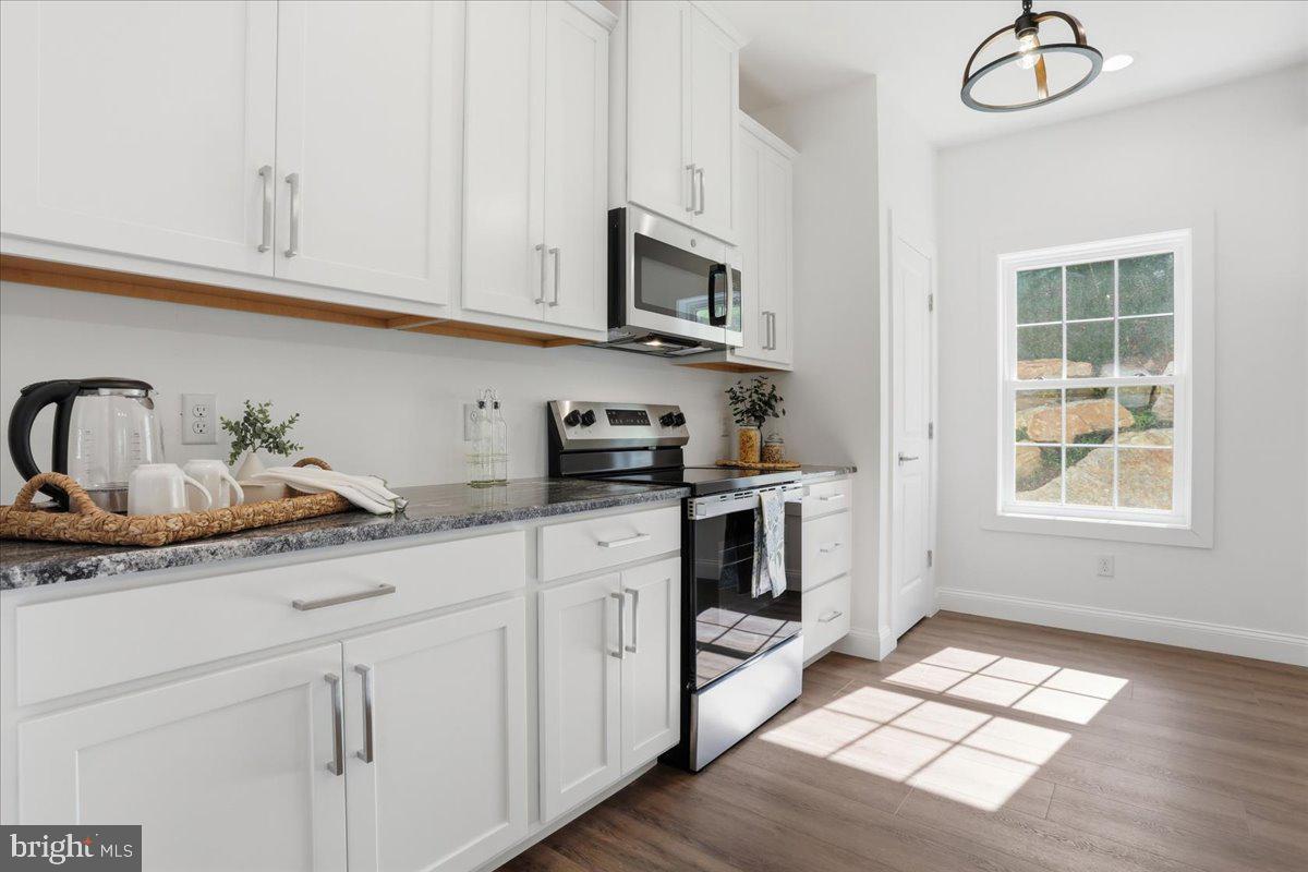 WOODBRIAR ESTATES - Residential