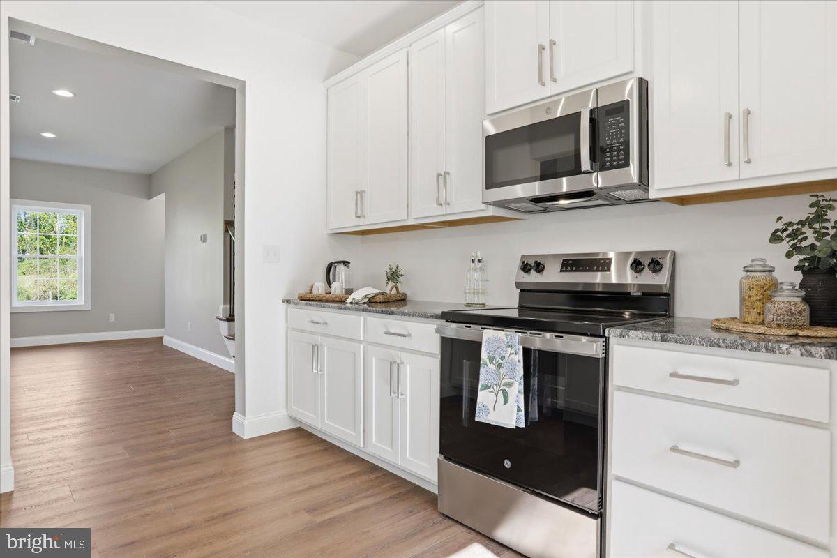 WOODBRIAR ESTATES - Residential