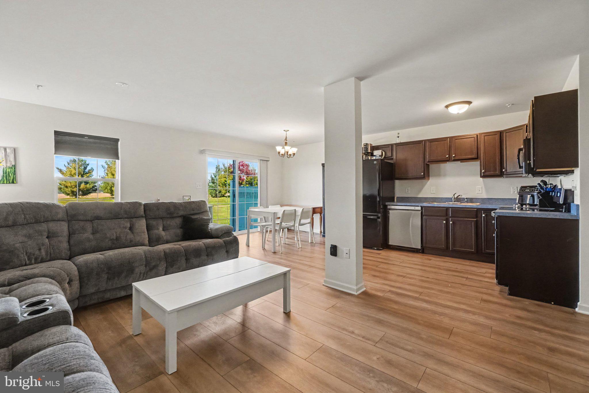 168 N VILLAGE CIRCLE